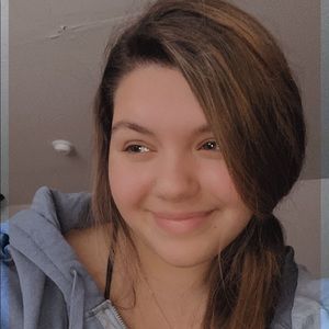 Meet your Posher, Hannah